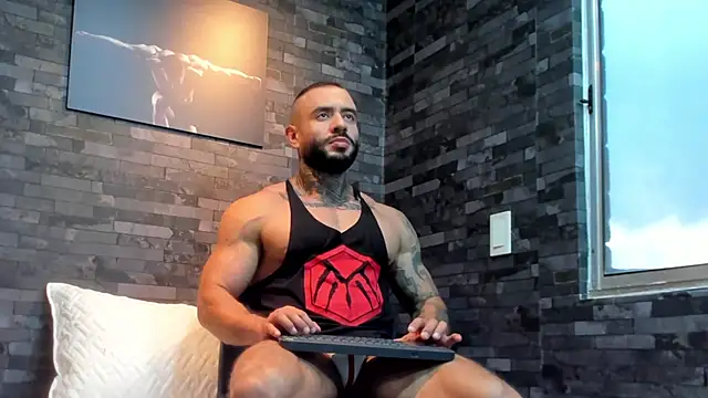 Snapshot of BruceDallas chatting on 11-05-25, 10:32 BruceDallas online show from 11-05-25, 10:32