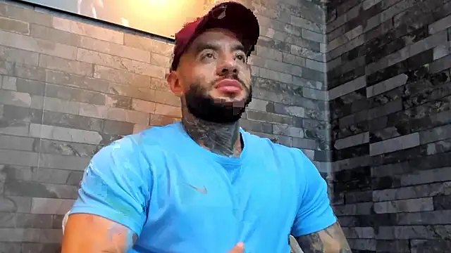 Snapshot of BruceDallas chatting on 01-09-26, 03:31 BruceDallas online show from 01-09-26, 03:31