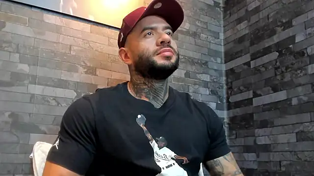 Snapshot of BruceDallas chatting on 01-13-26, 02:39 BruceDallas online show from 01-13-26, 02:39