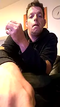 Knuffelstaaf123 online show from 10-06-25, 04:32