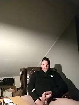 Knuffelstaaf123 online show from 03-12-26, 09:21