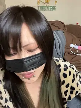 Snapshot of miyabi_room chatting on 07-06-26, 12:13 miyabi room online show from 07-06-26, 12:13