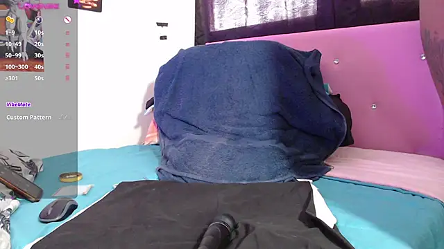 Snapshot of Honey-420- chatting on 02-01-25, 10:23 Honey-420- online show from 02-01-25, 10:23