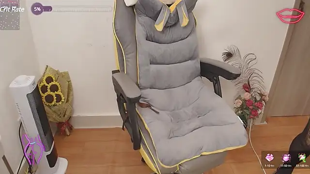 Snapshot of _Mizuki_ chatting on 03-22-25, 02:36 Mizuki online show from 03-22-25, 02:36