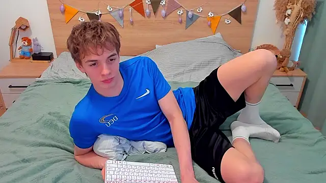 Snapshot of Fandi_777 chatting on 02-20-26, 11:00 Fandi 777 online show from 02-20-26, 11:00