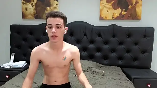 Snapshot of Cristian_Delgado chatting on 12-21-24, 05:25 Cristian Delgado online show from 12-21-24, 05:25