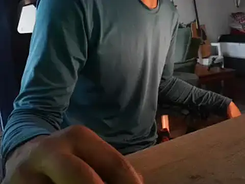 Snapshot of gerson173Hugo chatting on 12-16-24, 09:03 gerson173Hugo online show from 12-16-24, 09:03