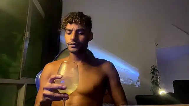 Snapshot of gerson173Hugo chatting on 02-11-25, 02:14 gerson173Hugo online show from 02-11-25, 02:14