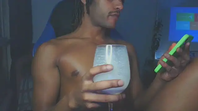 Snapshot of gerson173Hugo chatting on 02-13-25, 01:29 gerson173Hugo online show from 02-13-25, 01:29