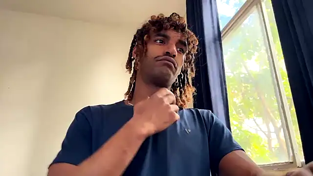 Snapshot of gerson173Hugo chatting on 10-14-25, 10:05 gerson173Hugo online show from 10-14-25, 10:05