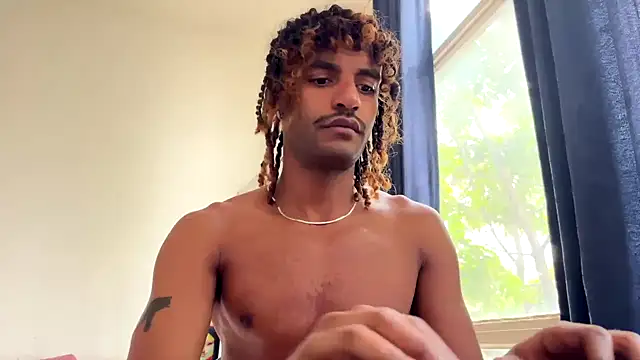 Snapshot of gerson173Hugo chatting on 10-15-25, 10:48 gerson173Hugo online show from 10-15-25, 10:48