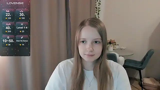 Snapshot of Alyaley chatting on 06-17-26, 10:17 Alyaley online show from 06-17-26, 10:17