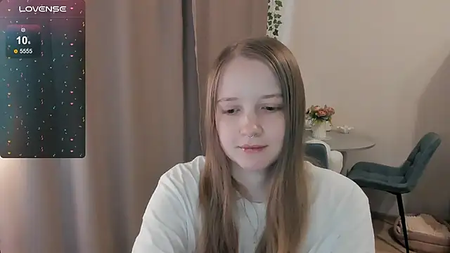 Snapshot of Alyaley chatting on 06-20-26, 11:13 Alyaley online show from 06-20-26, 11:13