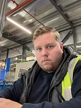 Snapshot of Lukeyboy027 chatting on 04-13-26, 09:15 Lukeyboy027 online show from 04-13-26, 09:15