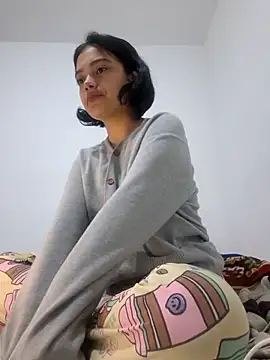 littlemelii online show from 11-21-25, 04:16