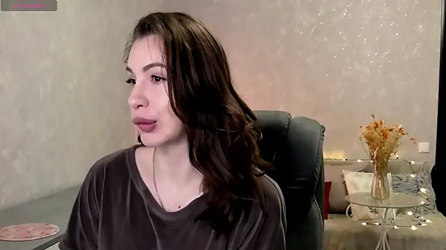 Snapshot of Naughty__Megan chatting on 04-12-26, 01:54 Naughty Megan online show from 04-12-26, 01:54