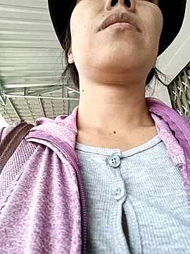 2HotAsain4u online show from 01-17-26, 06:18