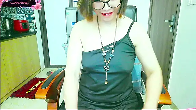 Miu-Le online show from 09-13-25, 06:02