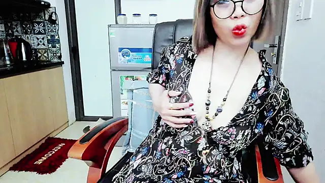 Miu-Le online show from 11-10-25, 10:25