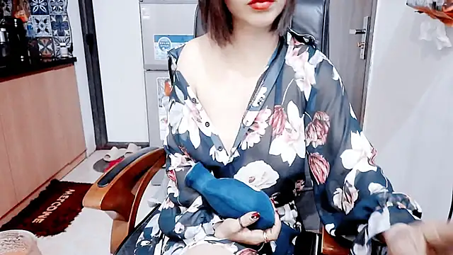 Miu-Le online show from 02-12-26, 05:19