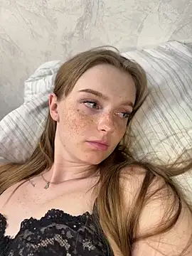 lovelly molly online show from 05-18-26, 05:52