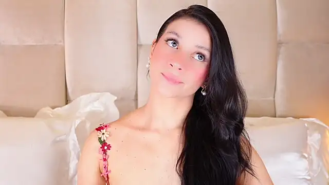 KiraKayleigh1 online show from 11-24-25, 12:43