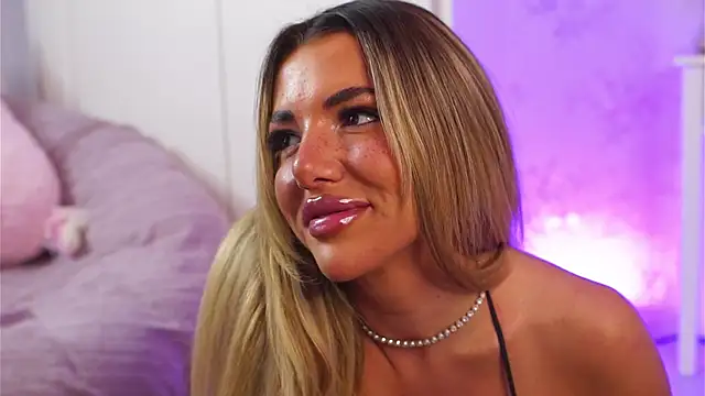 ClaraHazel online show from 09-24-25, 01:20