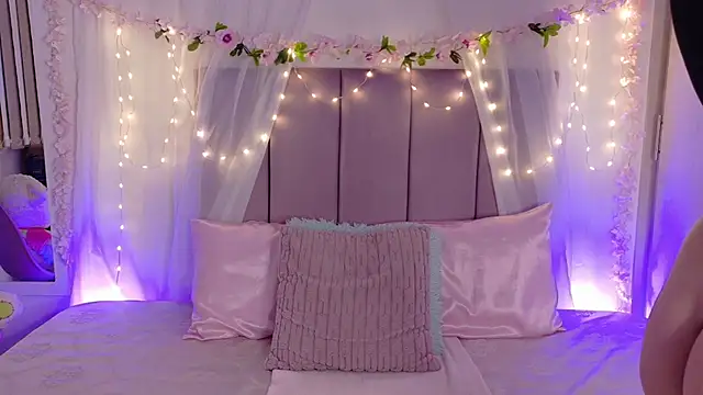 Julie Bennet online show from 03-08-26, 05:33