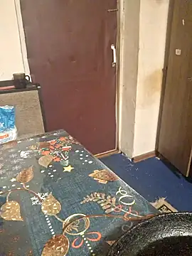 Snapshot of _Kitti_ chatting on 01-21-25, 07:28 Kitti online show from 01-21-25, 07:28
