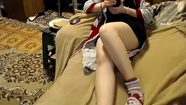 Snapshot of _Kitti_ chatting on 03-11-25, 12:33 Kitti online show from 03-11-25, 12:33