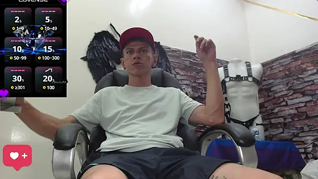 Snapshot of andy_dwels777 chatting on 12-15-24, 07:42 andy dwels777 online show from 12-15-24, 07:42