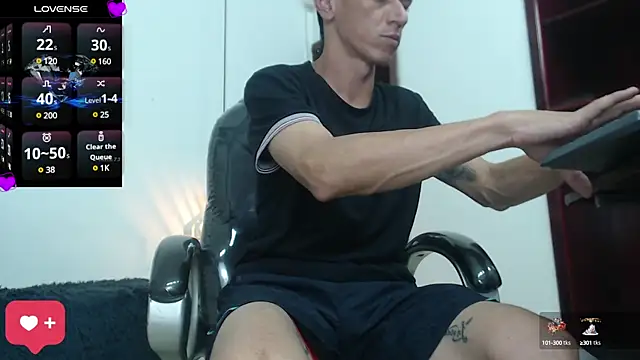 Snapshot of andy_dwels777 chatting on 01-10-25, 01:20 andy dwels777 online show from 01-10-25, 01:20