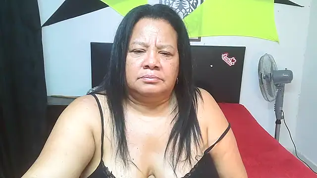 Snapshot of Shanttal0272 chatting on 03-11-26, 02:12 Shanttal0272 online show from 03-11-26, 02:12
