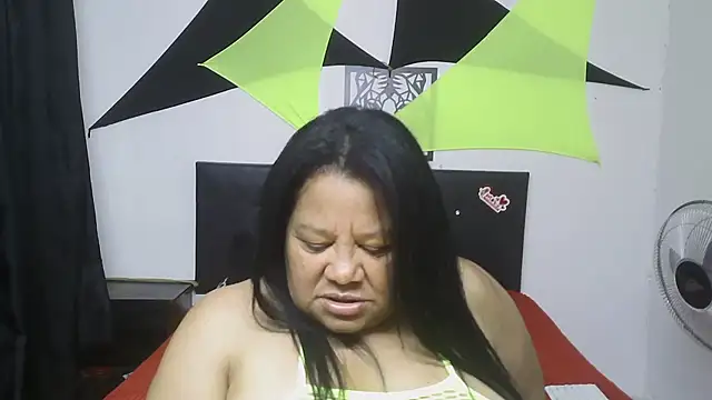 Snapshot of Shanttal0272 chatting on 03-12-26, 04:13 Shanttal0272 online show from 03-12-26, 04:13