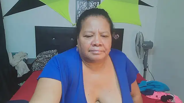 Snapshot of Shanttal0272 chatting on 03-17-26, 05:27 Shanttal0272 online show from 03-17-26, 05:27