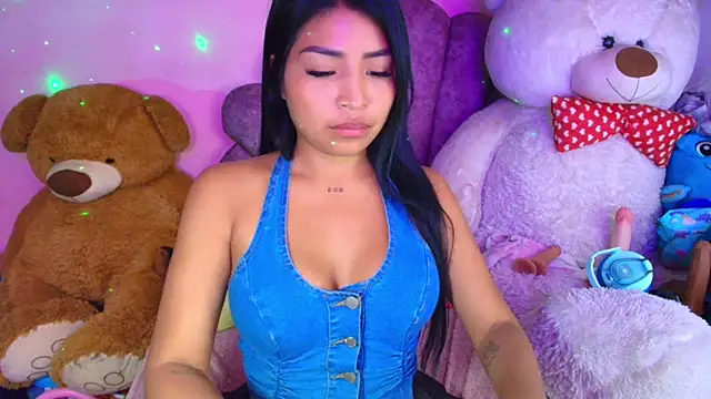 Snapshot of Pocahontascute_33 chatting on 05-20-26, 11:16 Pocahontascute 33 online show from 05-20-26, 11:16