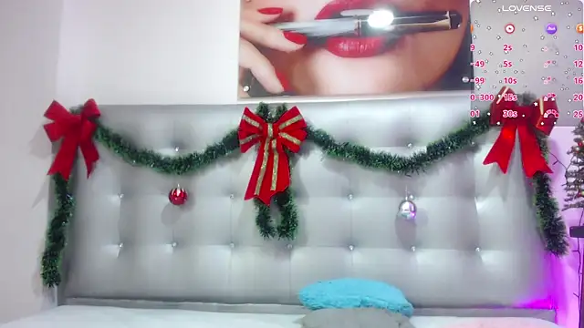 Snapshot of horny-juliette chatting on 12-27-24, 03:53 horny-juliette online show from 12-27-24, 03:53