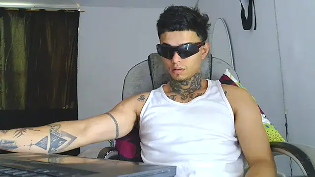 Skartoliver online show from 10-13-25, 02:17