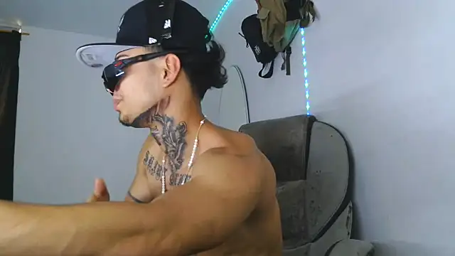 Skartoliver online show from 10-17-25, 04:20