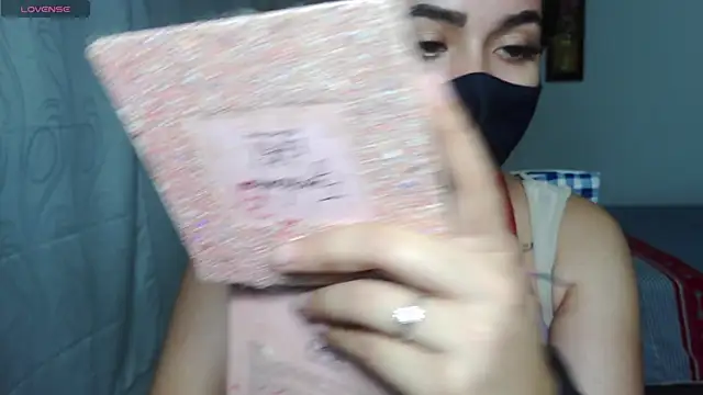 Snapshot of umarany chatting on 10-18-25, 12:39 umarany online show from 10-18-25, 12:39