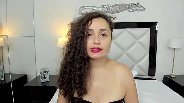  luna  sweet  online show from 03-05-25, 04:56