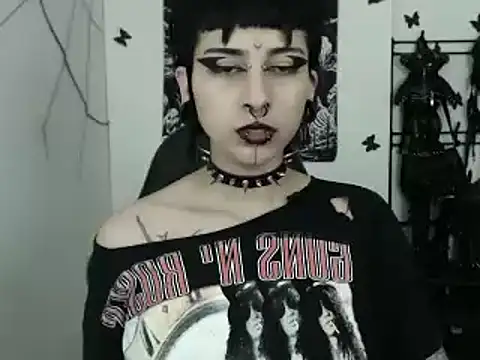 n0sferatus   online show from 10-23-25, 02:33