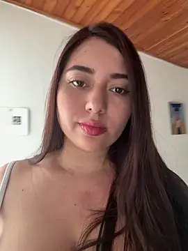Snapshot of Tara__Sexy chatting on 04-20-26, 08:43 Tara Sexy online show from 04-20-26, 08:43