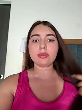 Snapshot of Tara__Sexy chatting on 05-08-26, 08:03 Tara Sexy online show from 05-08-26, 08:03