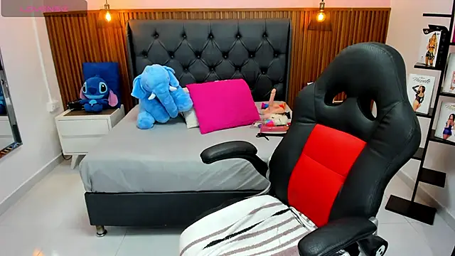 CATIAJONES online show from 06-22-26, 07:11