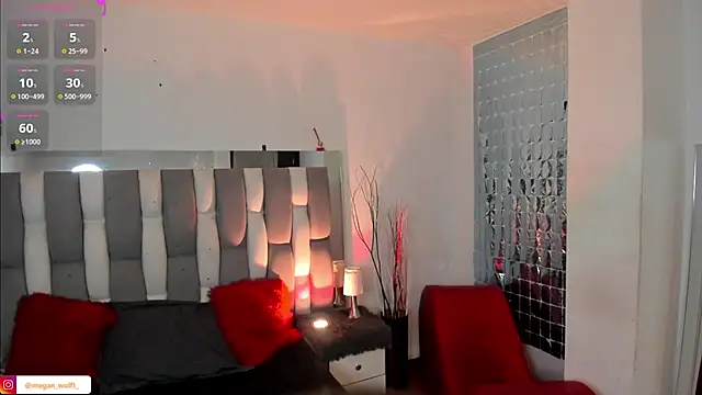 Snapshot of Megan_wolf1_ chatting on 01-08-25, 10:48 Megan wolf1 online show from 01-08-25, 10:48
