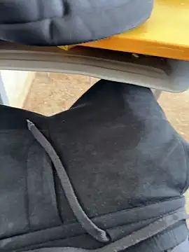 Snapshot of Black-mamba-madingo chatting on 10-18-25, 10:16 Black-mamba-madingo online show from 10-18-25, 10:16