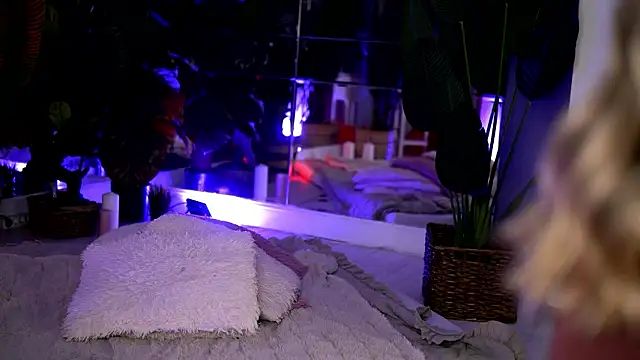 Snapshot of KellyMathews chatting on 02-19-26, 03:02 KellyMathews online show from 02-19-26, 03:02