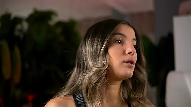 Snapshot of KellyMathews chatting on 03-19-26, 03:10 KellyMathews online show from 03-19-26, 03:10