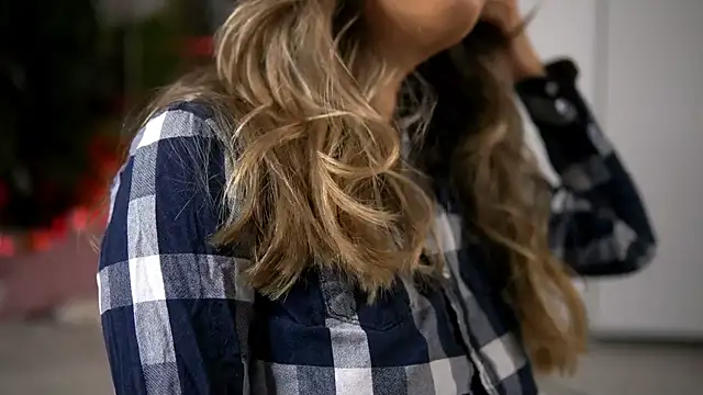 Snapshot of KellyMathews chatting on 03-20-26, 03:11 KellyMathews online show from 03-20-26, 03:11